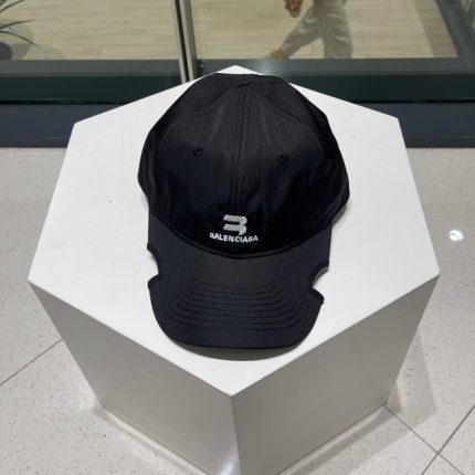 バレンシアガ 芸能人愛用 男女兼用 ベースボールキャップ cap 2306SKJ55-BAL6266