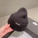 ミュウミュウ 優れた品質と低価格 ニットキャップ cap 2210XMJ60-MIUM4928 - 画像 (3)