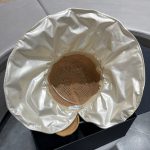 セリーヌ ☆個性的なデザインが キャべリン cap 2024BKJ60-CE0440 - 画像 (5)