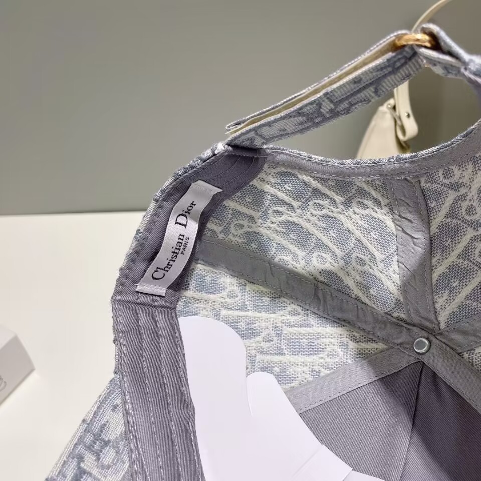 48750F0DF52A51BCEFB983D76B33559E-1